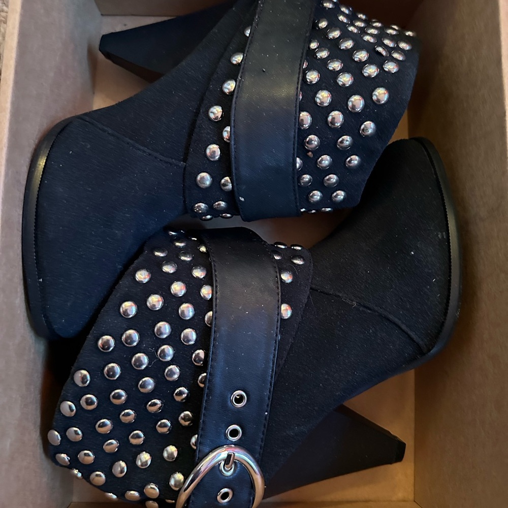 Wedge boots